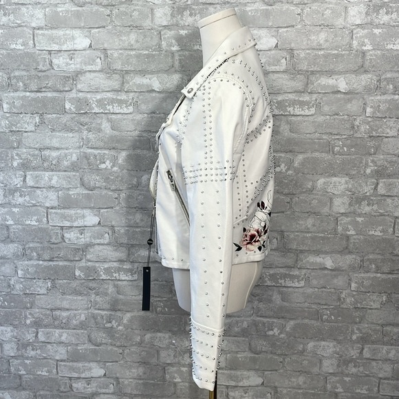Blank NYC White Faux Leather Motorcycle Jacket with Floral Print - Picture 5 of 12